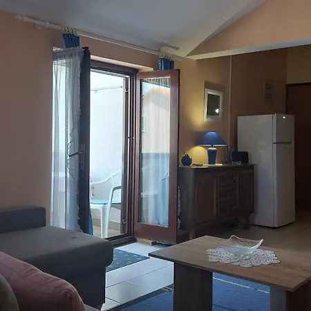 Apartment Lorenca *